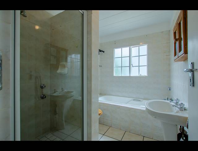 2 BEDROOM APARTMENT FOR SALE IN RIETVALLEIRAND